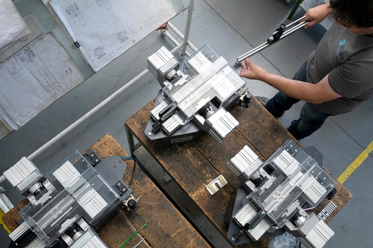 Samec Machines | cutting stripping unjacketing cables machines